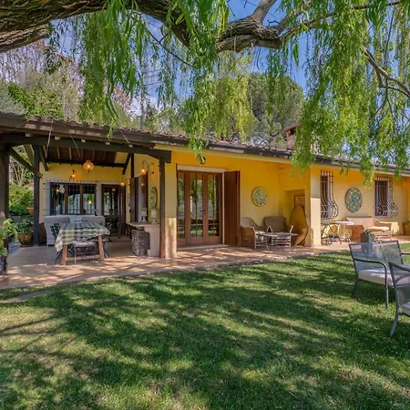 Beautiful With Private Garden And Pool Villa