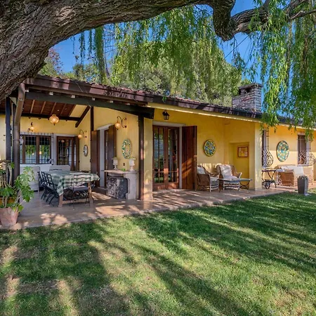 Beautiful With Private Garden And Pool Villa Costermano