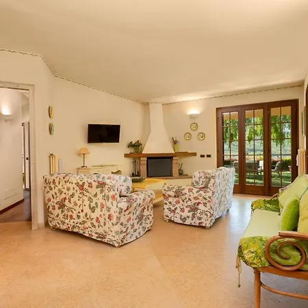 Beautiful With Private Garden And Pool Willa